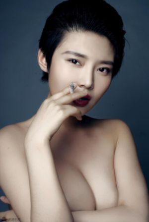 二级黄绝大片免费视频_720完整视频观看