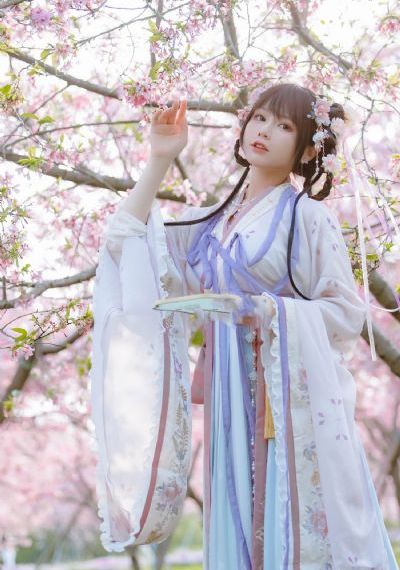 亚洲精品久久一区二区三区四区_在线观看免费版